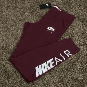 Nike Tight Fit Leggings